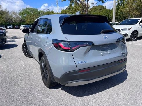 Used 2025 Honda HR-V Sport image 3