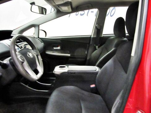 Used 2017 Toyota Prius V Three image 8