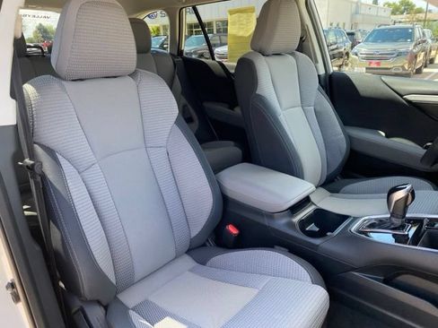 Certified 2025 Subaru Outback Premium AWD/4WD image 9