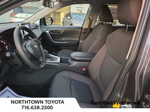 Used 2023 Toyota RAV4 LE image 17