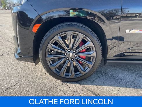 Used 2023 Cadillac Escalade V image 32