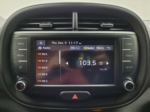 Used 2023 Kia Soul LX image 25