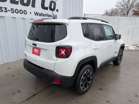 Used 2023 Jeep Renegade Latitude image 23