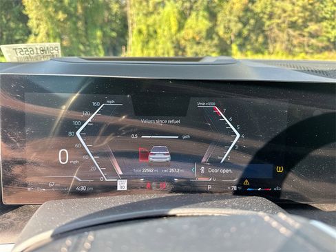 Used 2023 BMW X7 xDrive40i w/ Premium Package image 21