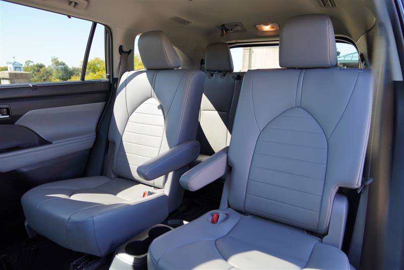 Used 2020 Toyota Highlander XLE AWD/4WD image 77