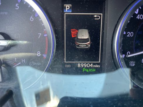 Used 2019 Toyota Highlander Limited FWD image 7