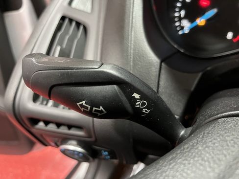 Used 2018 Ford Focus SE image 26