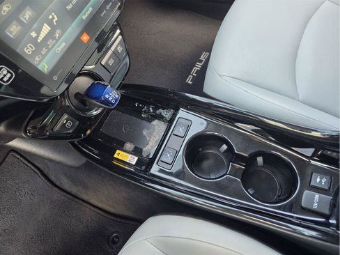 Used 2019 Toyota Prius Limited FWD image 17