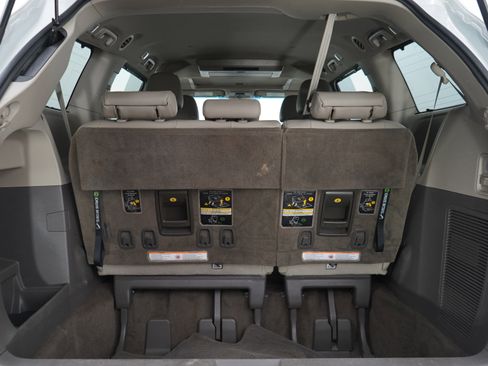 Used 2017 Toyota Sienna XLE Premium AWD/4WD image 21