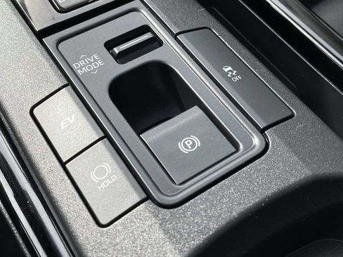 Used 2023 Toyota Prius XLE image 23