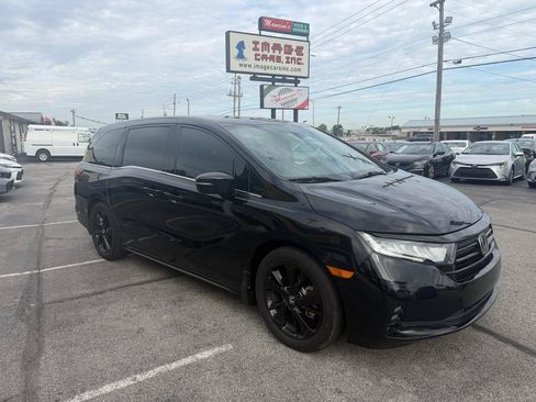 Used 2023 Honda Odyssey Sport image 4
