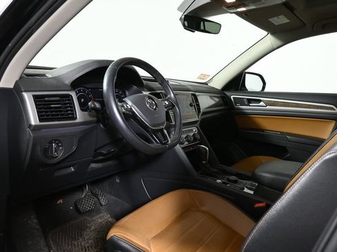 Used 2019 Volkswagen Atlas SEL Premium AWD/4WD image 4
