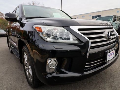 Used 2013 Lexus LX 570 4WD image 21