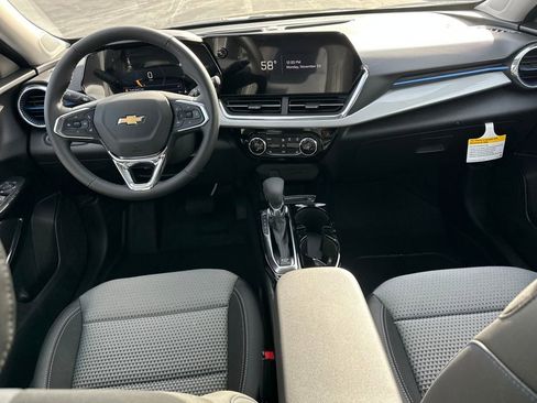 New 2026 Chevrolet Trax LT image 15