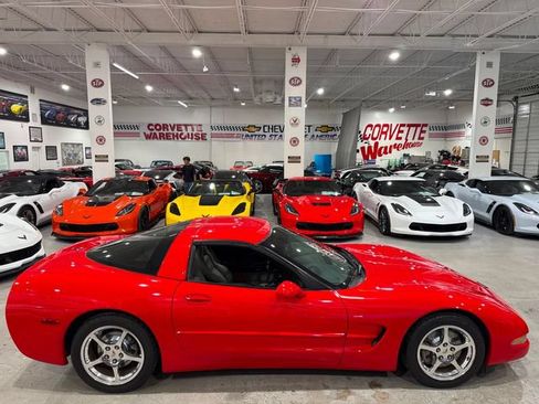 Used 2004 Chevrolet Corvette Coupe w/ Roof Package RWD image 6