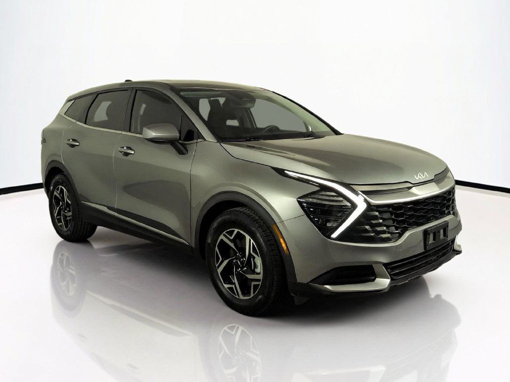 Used 2025 Kia Sportage LX FWD image 2