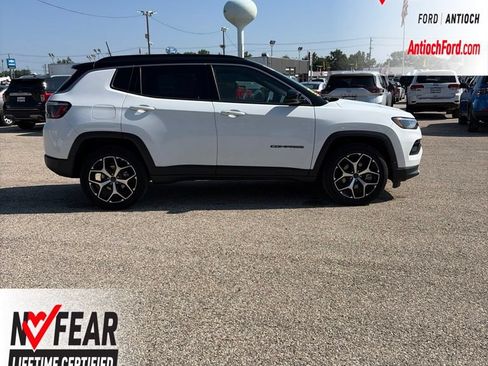 Used 2025 Jeep Compass Limited AWD/4WD image 16