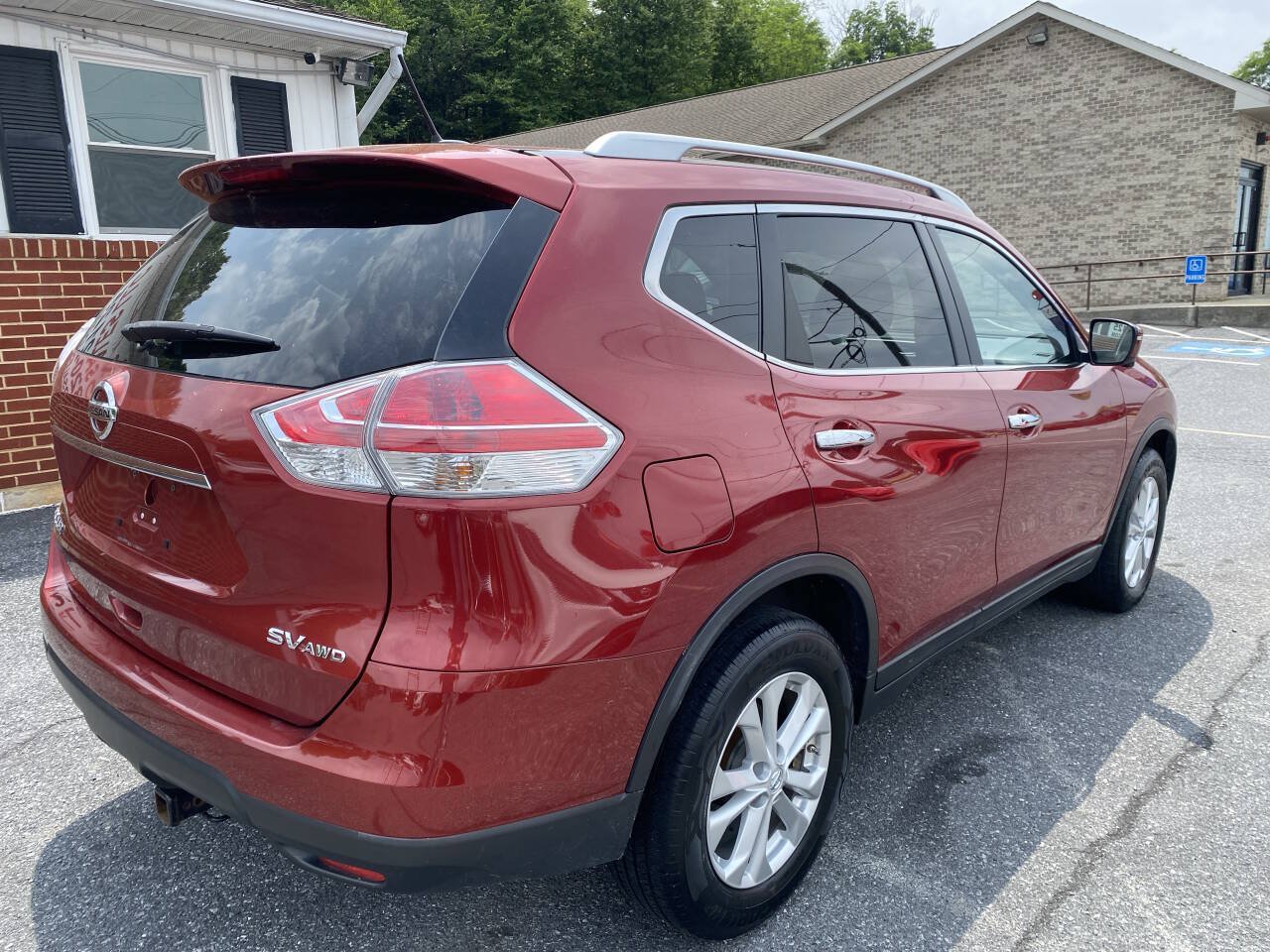 Used 2016 Nissan Rogue SV w/ SV Premium Package AWD/4WD image 5