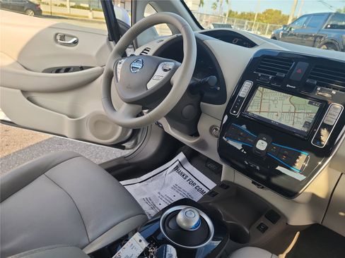 Used 2012 Nissan Leaf SL image 30