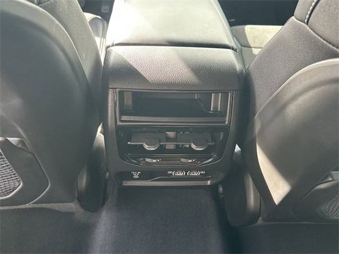 Used 2023 Jeep Grand Cherokee Altitude image 30