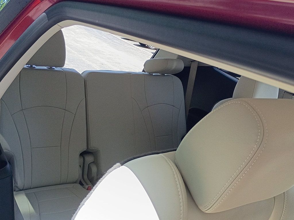 Used 2023 Buick Enclave Essence w/ Sport Touring Edition FWD image 15