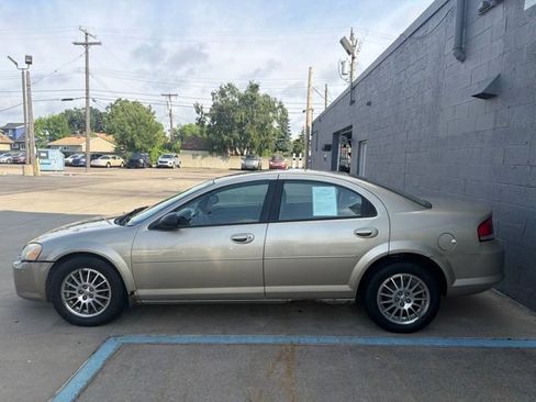 Used 2004 Chrysler Sebring LX FWD image 4