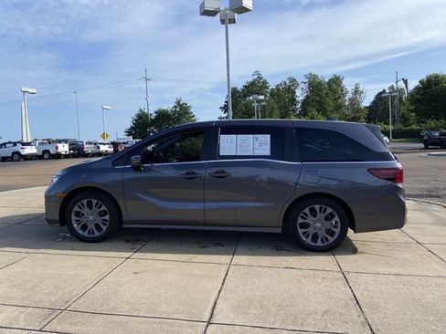 Used 2025 Honda Odyssey Touring image 7
