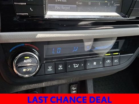 Used 2015 Toyota Corolla LE FWD image 17