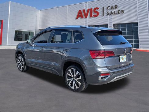 Used 2024 Volkswagen Taos SE image 10