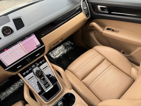 Used 2020 Porsche Cayenne AWD/4WD image 27