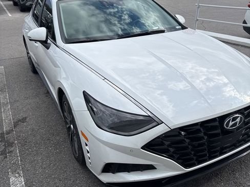 Used 2022 Hyundai Sonata Limited w/ Preferred Accessory Package image 2