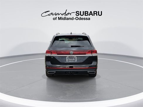 Used 2025 Volkswagen Atlas SE image 7