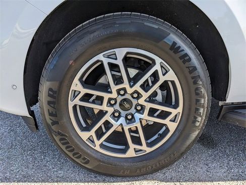 Certified 2025 Ford Expedition Max Active image 10