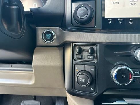 Used 2025 Ford F350 Platinum w/ Platinum Plus Package image 28