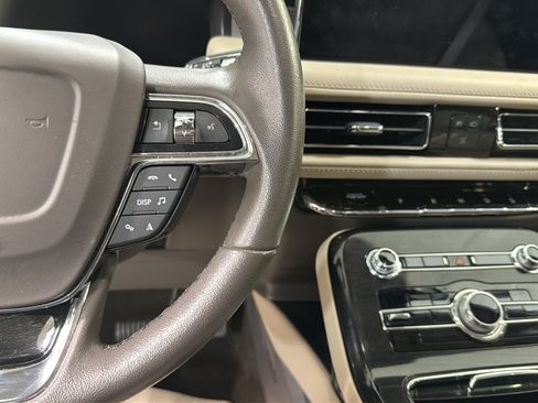 Used 2023 Lincoln Nautilus FWD w/ Premium Package image 14