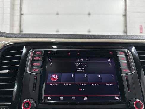 Used 2019 Volkswagen Beetle 2.0T Final Edition SEL image 28