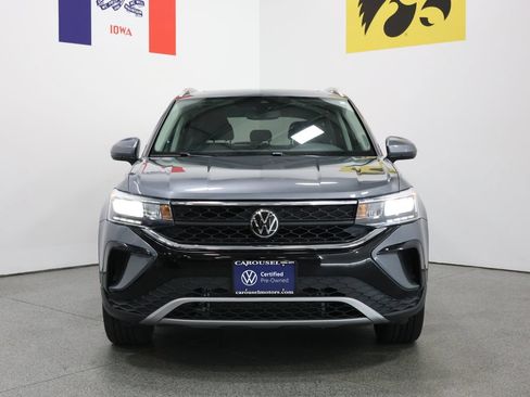Certified 2023 Volkswagen Taos SE w/ Panoramic Sunroof Package AWD/4WD image 7