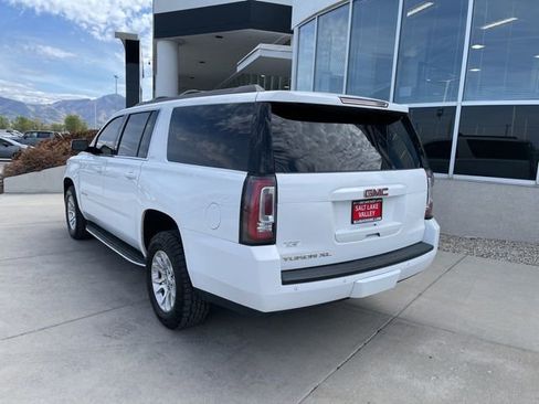 Used 2017 GMC Yukon XL SLT w/ Open Road Package AWD/4WD image 5