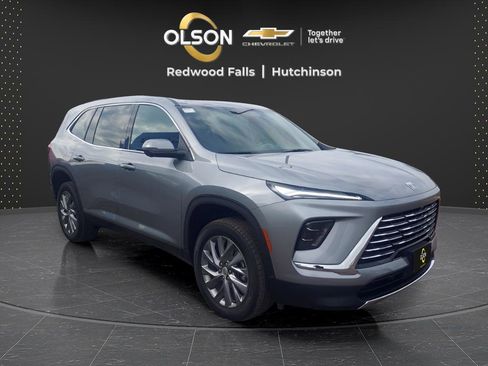 Used 2025 Buick Enclave Preferred image 7