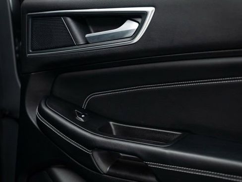 Used 2024 Ford Edge Titanium image 29