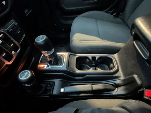 Used 2021 Jeep Wrangler Unlimited Sport image 28