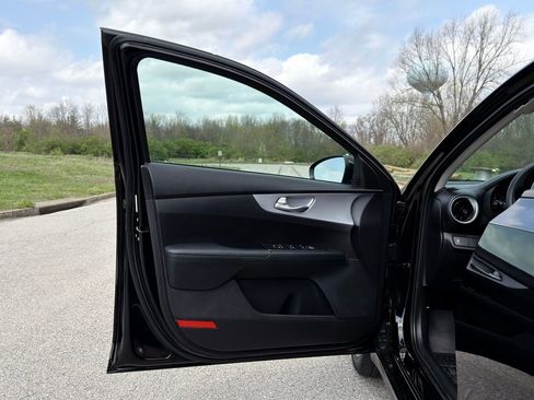 Used 2024 Kia Forte LXS image 16