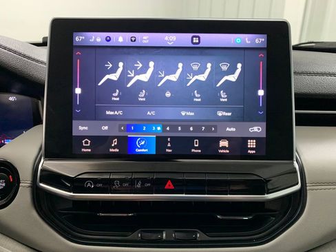 Used 2022 Jeep Compass Limited w/ Elite Group image 26