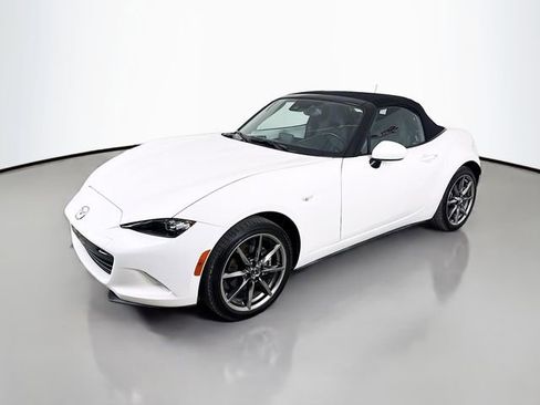 Used 2023 MAZDA MX-5 Miata Grand Touring image 3