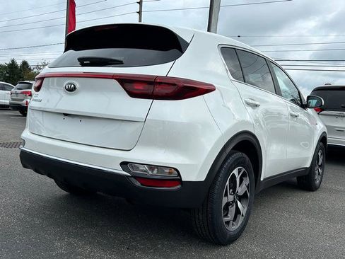 Used 2022 Kia Sportage LX image 4