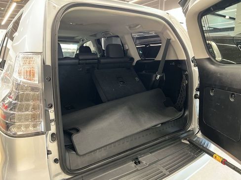 Used 2015 Lexus GX 460 w/ Navigation Package AWD/4WD image 21
