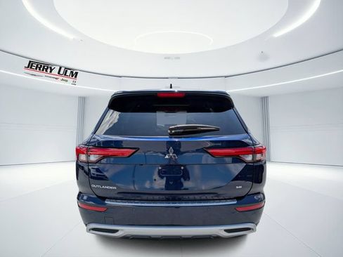 Used 2024 Mitsubishi Outlander SE Black Edition AWD/4WD image 4