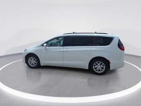 Used 2022 Chrysler Pacifica Touring-L FWD image 6