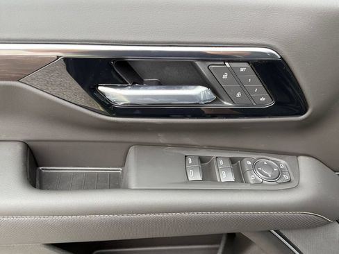 New 2026 Chevrolet Suburban Premier w/ Sun And Tow Package AWD/4WD image 11