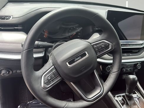 Used 2025 Jeep Compass Limited AWD/4WD image 15